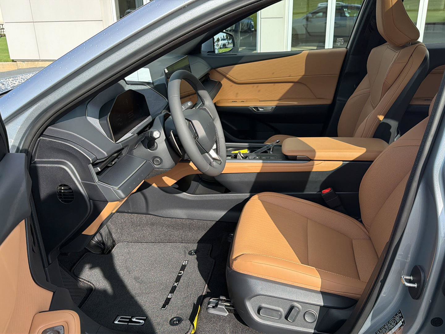 New 2026 Lexus ES 350e w/ Convenience Package FWD image 10