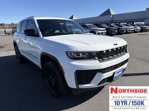 New 2026 Jeep Grand Cherokee Altitude AWD/4WD image 3