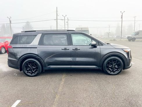 Used 2025 Kia Carnival SX image 5