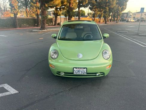 Used 2004 Volkswagen Beetle GLS image 2