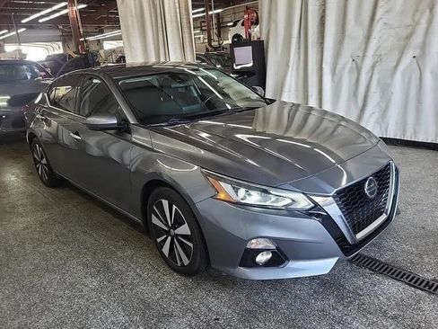 Used 2021 Nissan Altima 2.5 SL FWD image 2