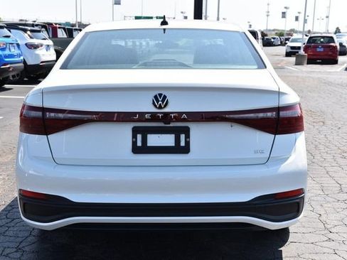 Used 2025 Volkswagen Jetta SE w/ Sunroof Package FWD image 6