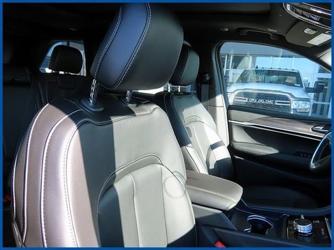 New 2025 Jeep Grand Cherokee Limited image 8