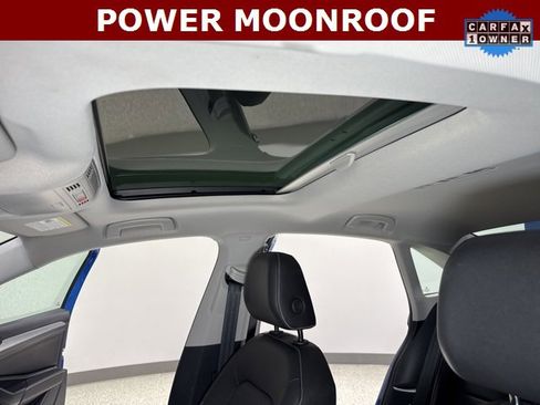 Used 2024 Volkswagen Jetta SE w/ Panoramic Sunroof Package image 2