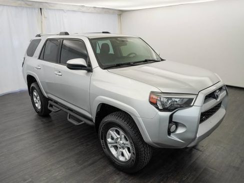 Used 2019 Toyota 4Runner SR5 RWD image 2