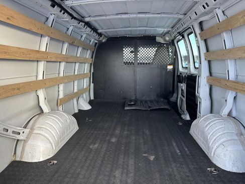 Used 2023 GMC Savana 2500 image 8