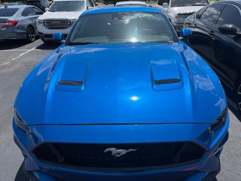 Used 2021 Ford Mustang GT RWD image 2