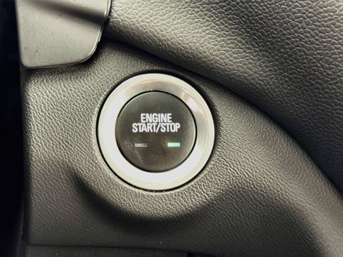 Used 2023 Chevrolet Equinox LT AWD/4WD image 25