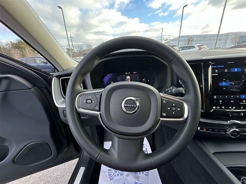 Certified 2023 Volvo XC60 B5 Core w/ Climate Package image 18