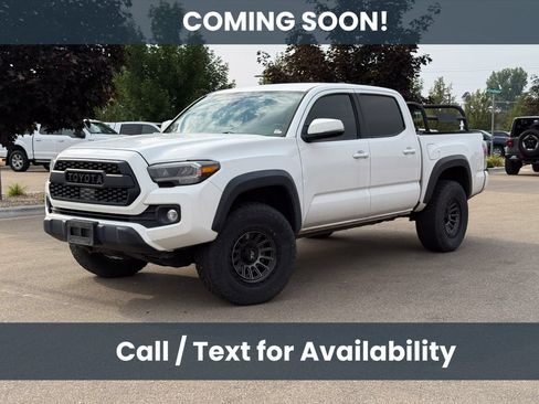 Used 2020 Toyota Tacoma TRD Off-Road w/ Technology Package AWD/4WD image 3