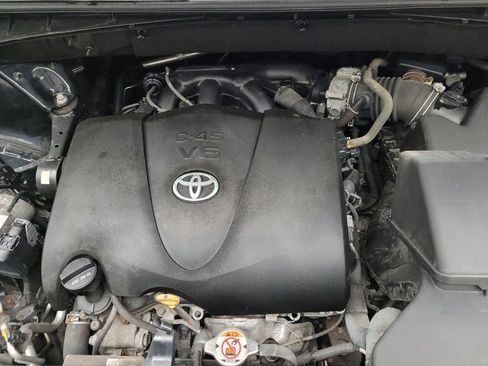 Used 2018 Toyota Highlander LE w/ Protection Package #3 image 30