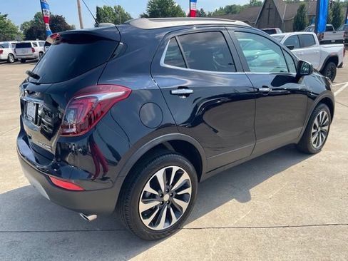 Used 2022 Buick Encore Preferred AWD/4WD image 3
