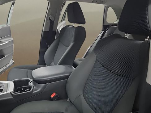 Used 2023 Toyota RAV4 LE image 12