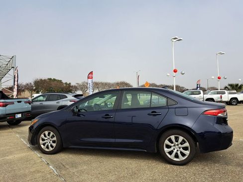 Used 2024 Toyota Corolla LE image 8
