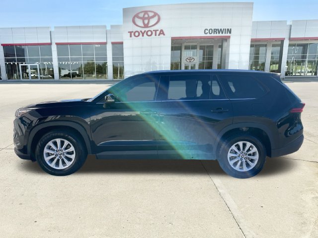 Used 2025 Toyota Grand Highlander AWD image 2