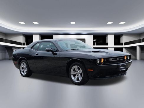Used 2023 Dodge Challenger SXT RWD image 8