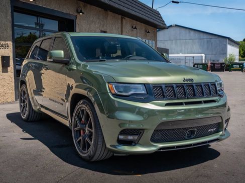 Used 2020 Jeep Grand Cherokee SRT w/ Trailer Tow Group IV AWD/4WD image 4