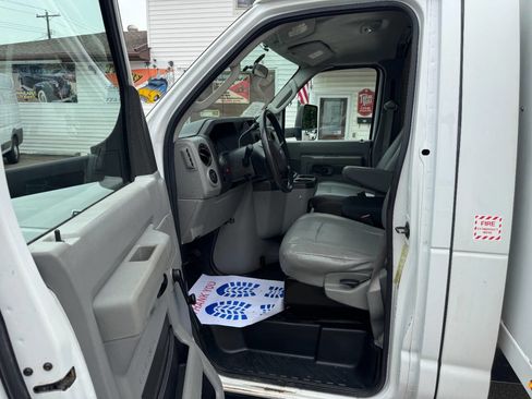 Used 2012 Ford E-450 and Econoline 450 Super Duty image 14