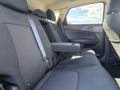 Used 2023 Kia Sportage LX FWD image 17