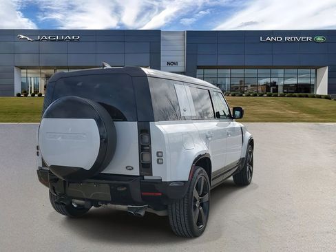 Used 2023 Land Rover Defender 110 V8 image 3