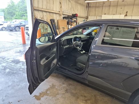 Used 2024 Hyundai Kona SEL w/ Convenience Package FWD image 8