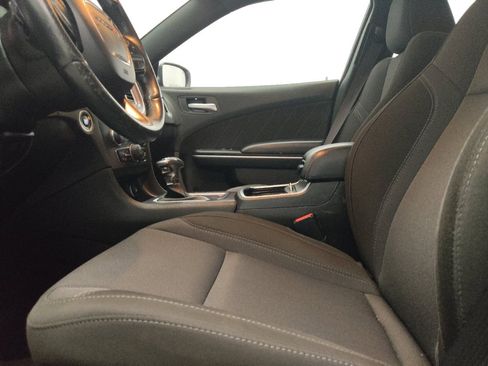 Used 2019 Dodge Charger SXT AWD/4WD image 17