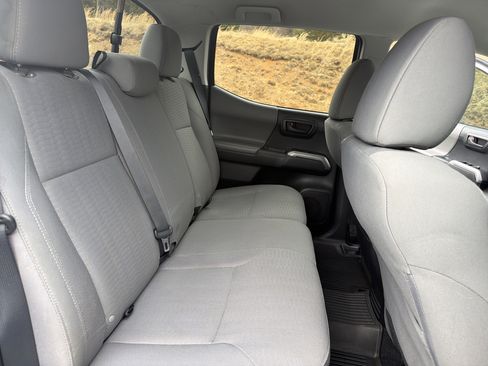 Used 2016 Toyota Tacoma SR5 w/ Towing Package image 20