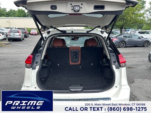 Used 2018 Nissan Rogue SL w/ Premium Package AWD/4WD image 13