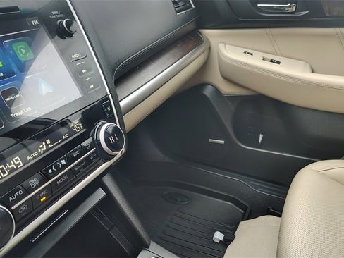 Used 2018 Subaru Outback 3.6R Limited image 26