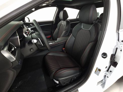 Used 2025 Genesis G70 3.3T Advanced image 13