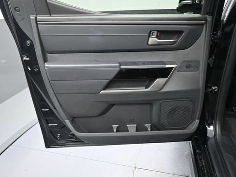 Used 2025 Toyota Tundra Limited AWD/4WD image 26