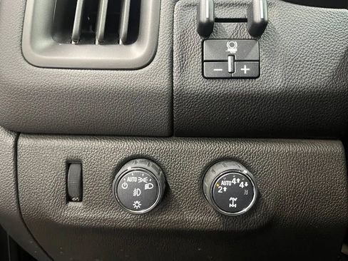 Used 2022 Chevrolet Colorado LT w/ LT Convenience Package AWD/4WD image 27