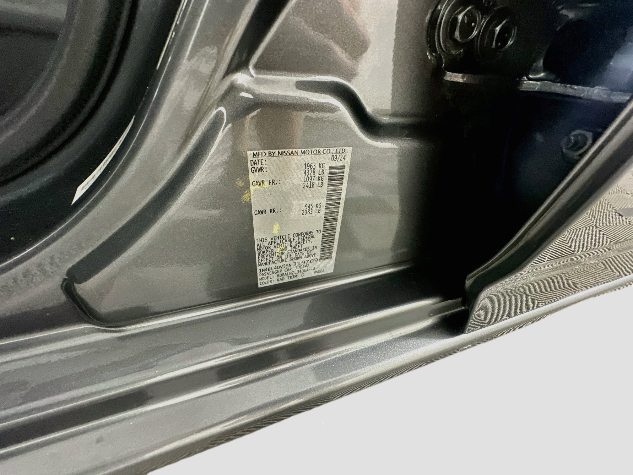 Used 2025 Nissan Altima 2.5 SV FWD image 12