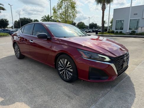 Used 2024 Nissan Altima 2.5 SV FWD image 7