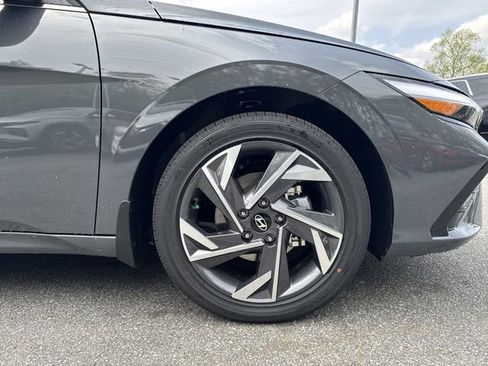 New 2026 Hyundai Elantra Limited FWD image 12