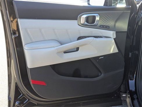 Used 2024 Kia Sorento SX Prestige image 9