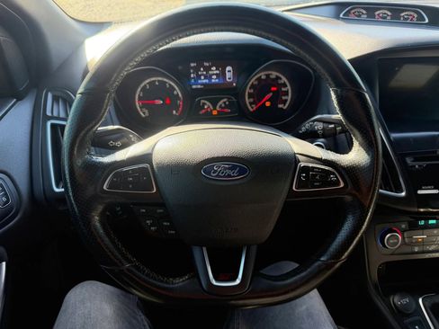 Used 2018 Ford Focus ST w/ Equipment Group 401A FWD image 12