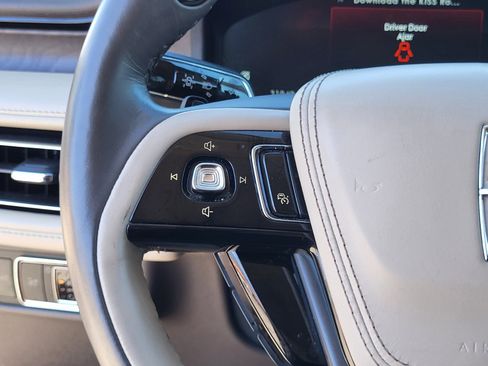 Used 2022 Lincoln Aviator Reserve w/ Equipment Group 201A image 25