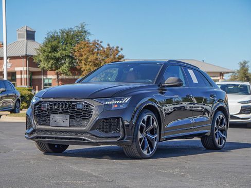 Certified 2023 Audi RS Q8 w/ Black Optic Package image 7