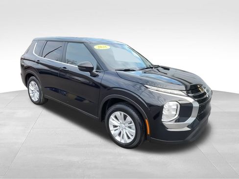 New 2026 Mitsubishi Outlander ES FWD image 2