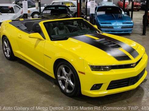 Used 2014 Chevrolet Camaro SS w/ RS Package RWD image 10