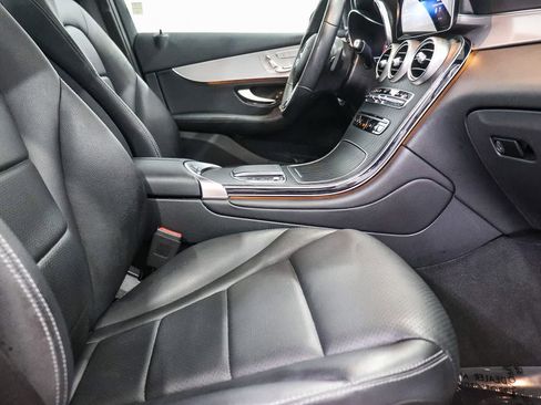 Used 2021 Mercedes-Benz GLC 300 4MATIC image 16