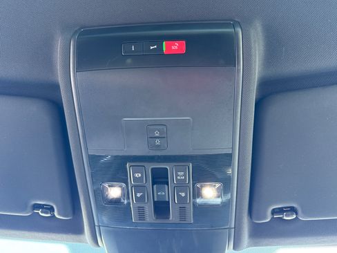 Used 2023 Volkswagen Atlas Cross Sport SEL image 11