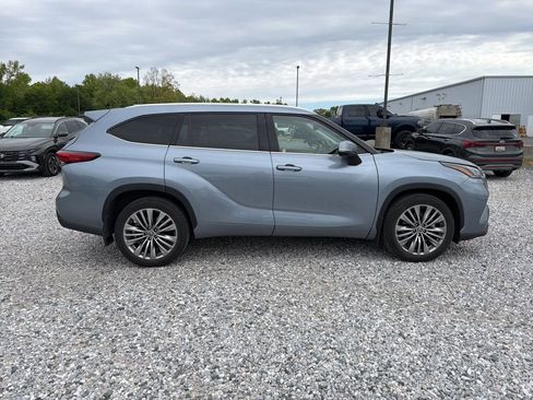 Used 2022 Toyota Highlander Platinum AWD/4WD image 6