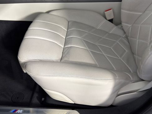 Certified 2023 BMW 760i xDrive image 12