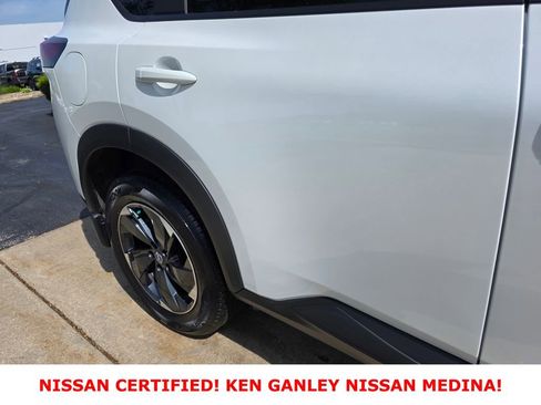 Certified 2026 Nissan Rogue SV AWD/4WD image 14