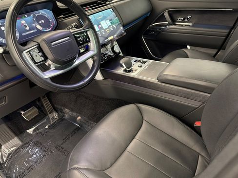 Used 2023 Land Rover Range Rover SE AWD/4WD image 4