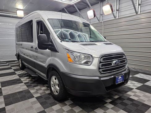 Used 2019 Ford Transit 350 XLT RWD image 3