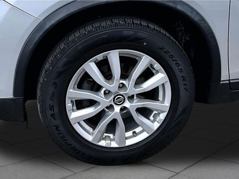 Used 2020 Nissan Rogue SV AWD/4WD image 11