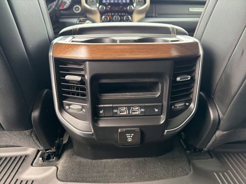 Used 2022 RAM 1500 Laramie AWD/4WD image 19